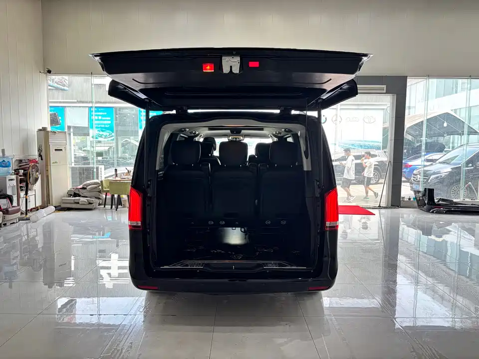 Mercedes-Benz V-class