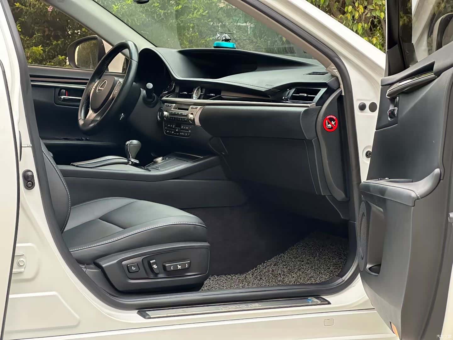 Lexus ES, 2014 7