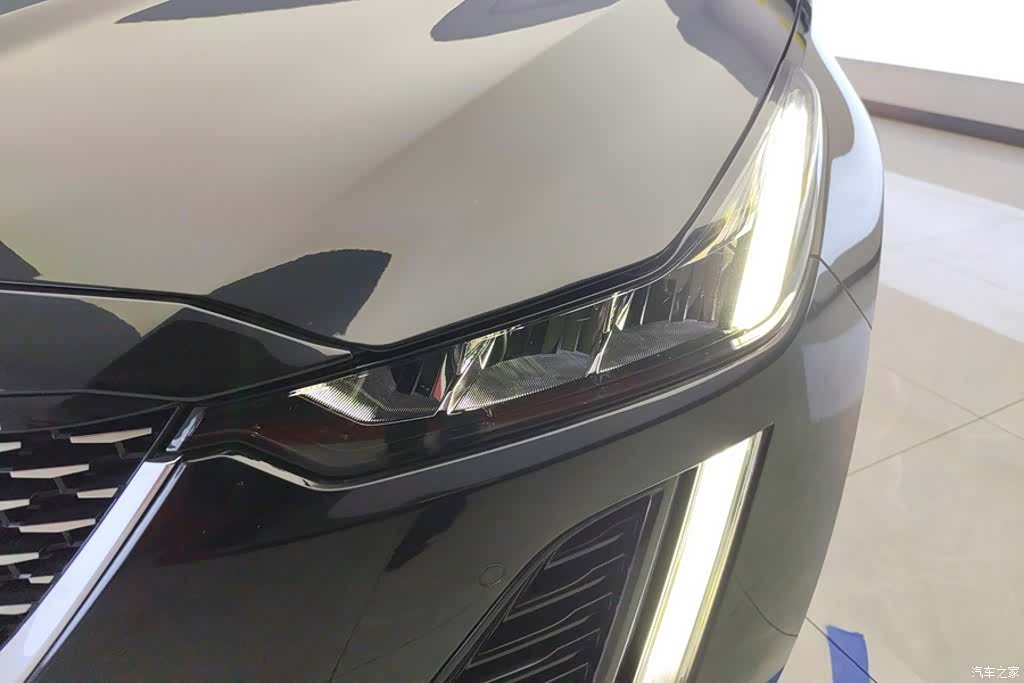 Cadillac CT5, 2023 все фото