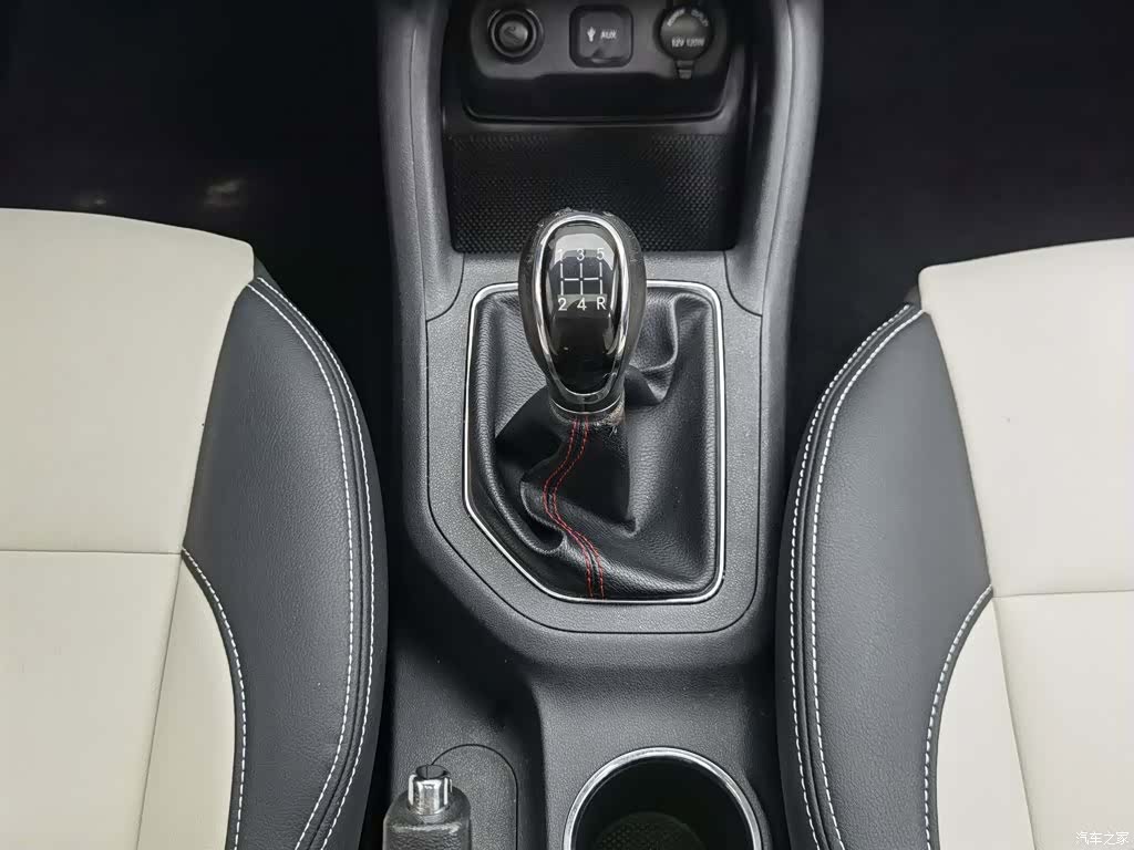 Changan CS35, 2018 13