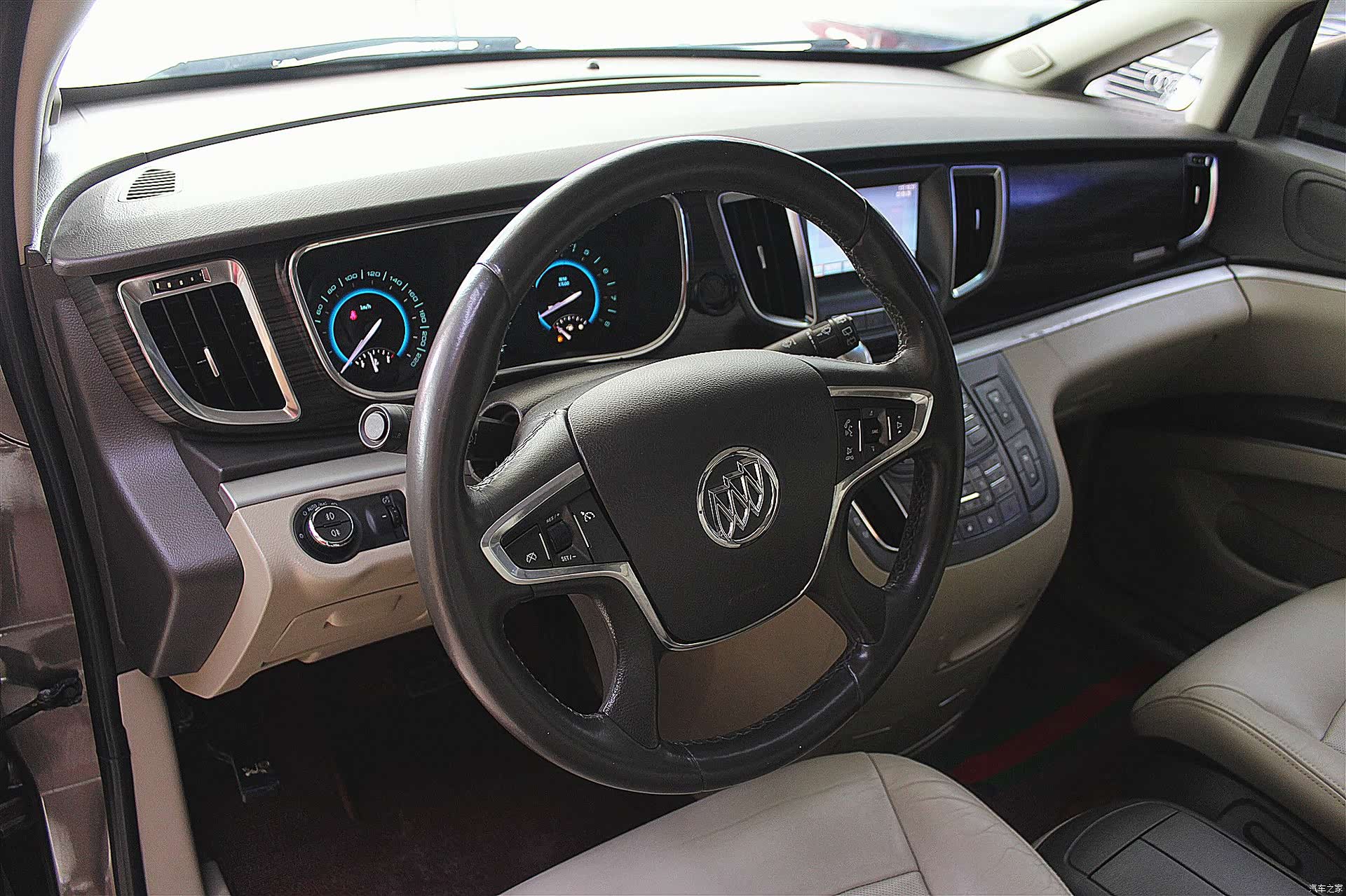 Buick GL8, 2013 13