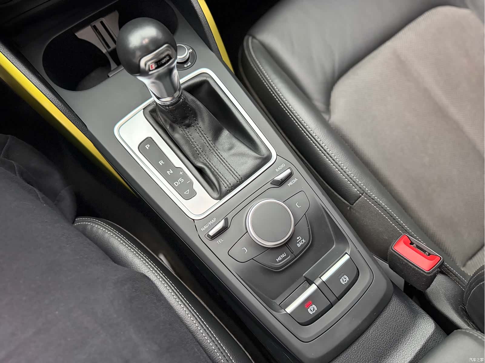 Audi Q2L, 2019 16