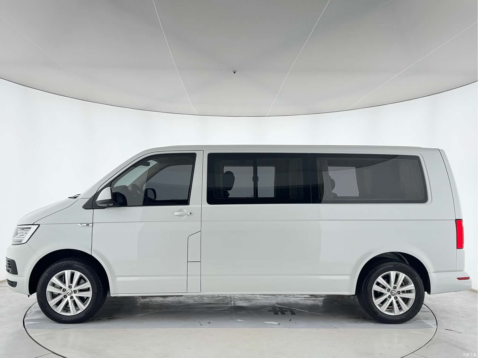 Volkswagen 7, 2019 13