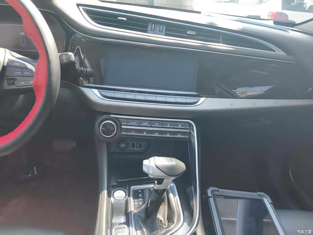 DongFeng AX7, 2018 13