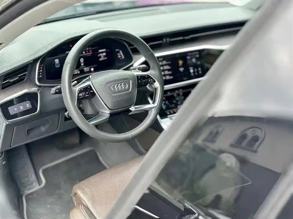 Audi A7L