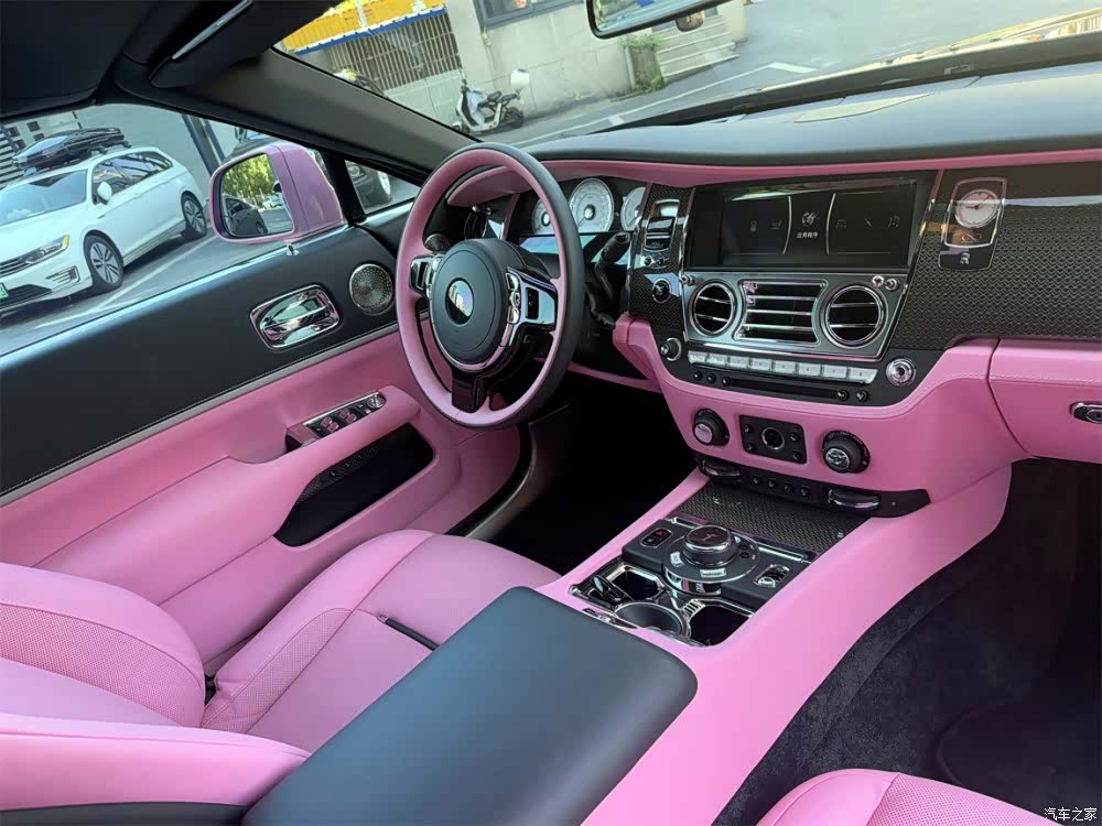 Rolls-Royce Black, 2023 8