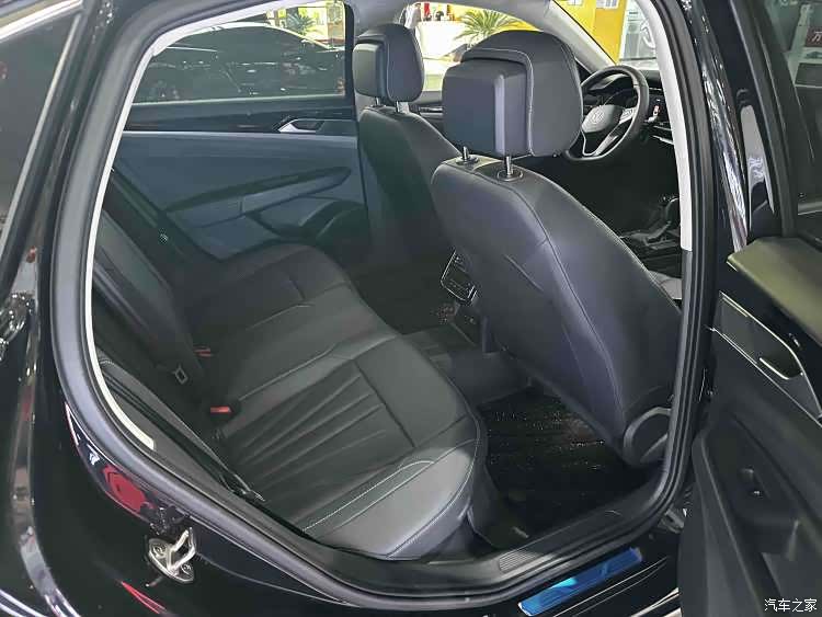 Volkswagen Passat, 2026 22