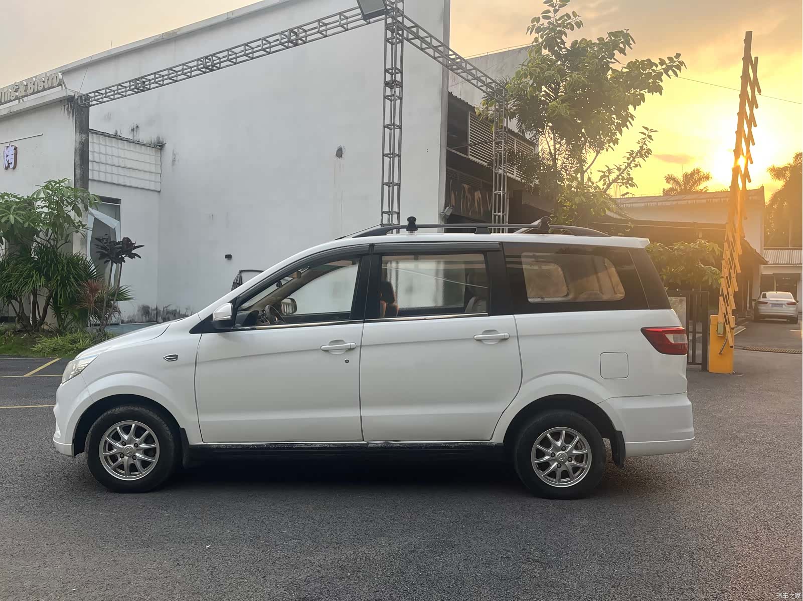 BAIC H2, 2016 8