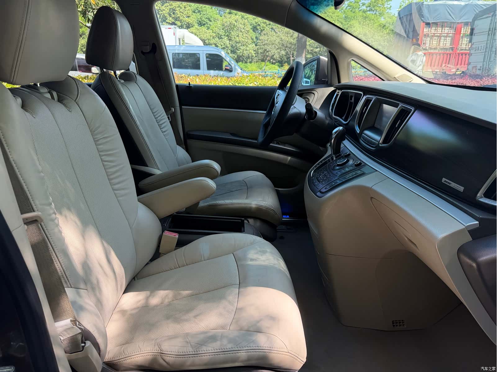 Buick GL8, 2013 10