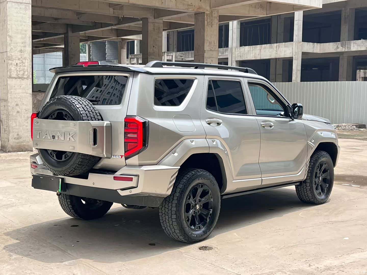Tank 400, 2024 7
