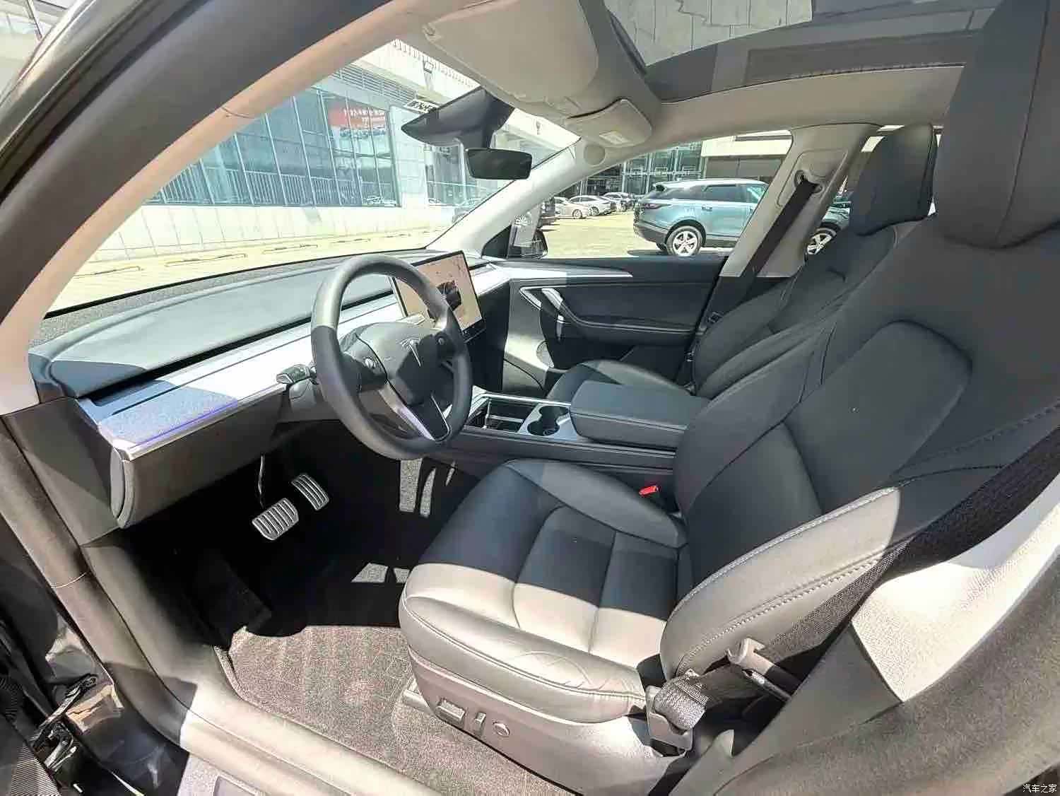Tesla Model Y, 2024 4