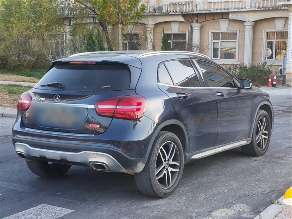 Mercedes-Benz GLA