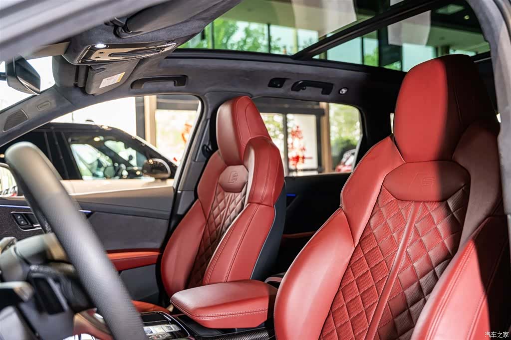 Audi Q7, 2024 8