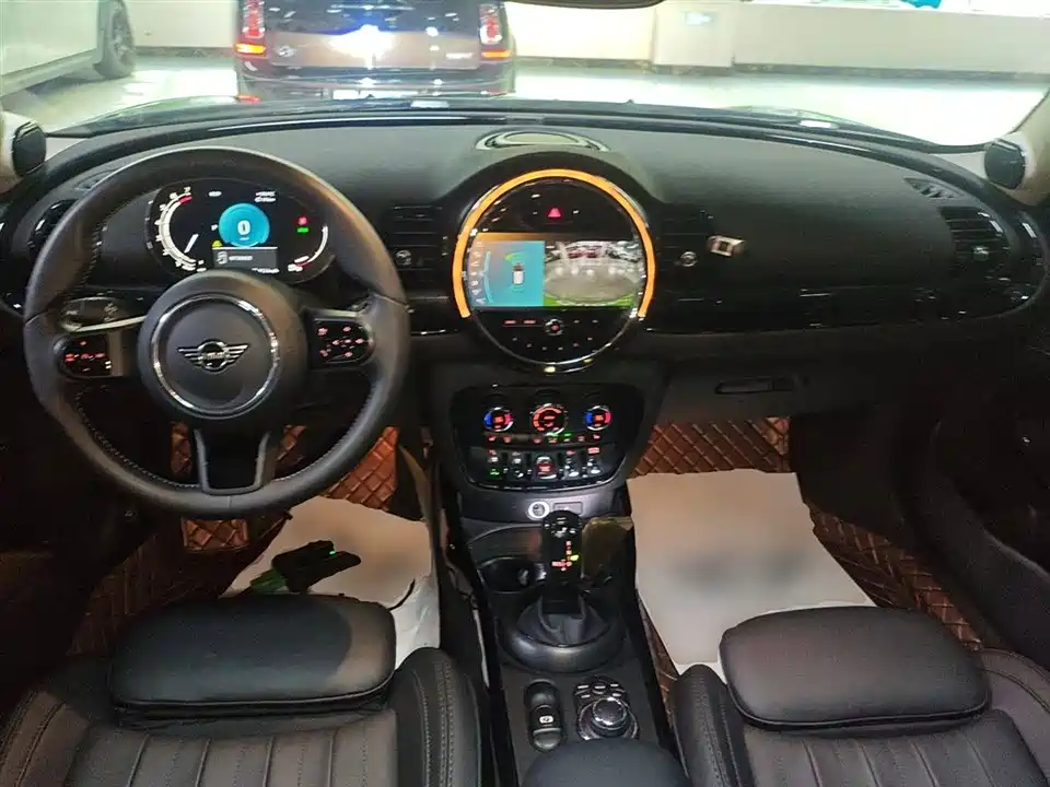 MINI CLUBMAN