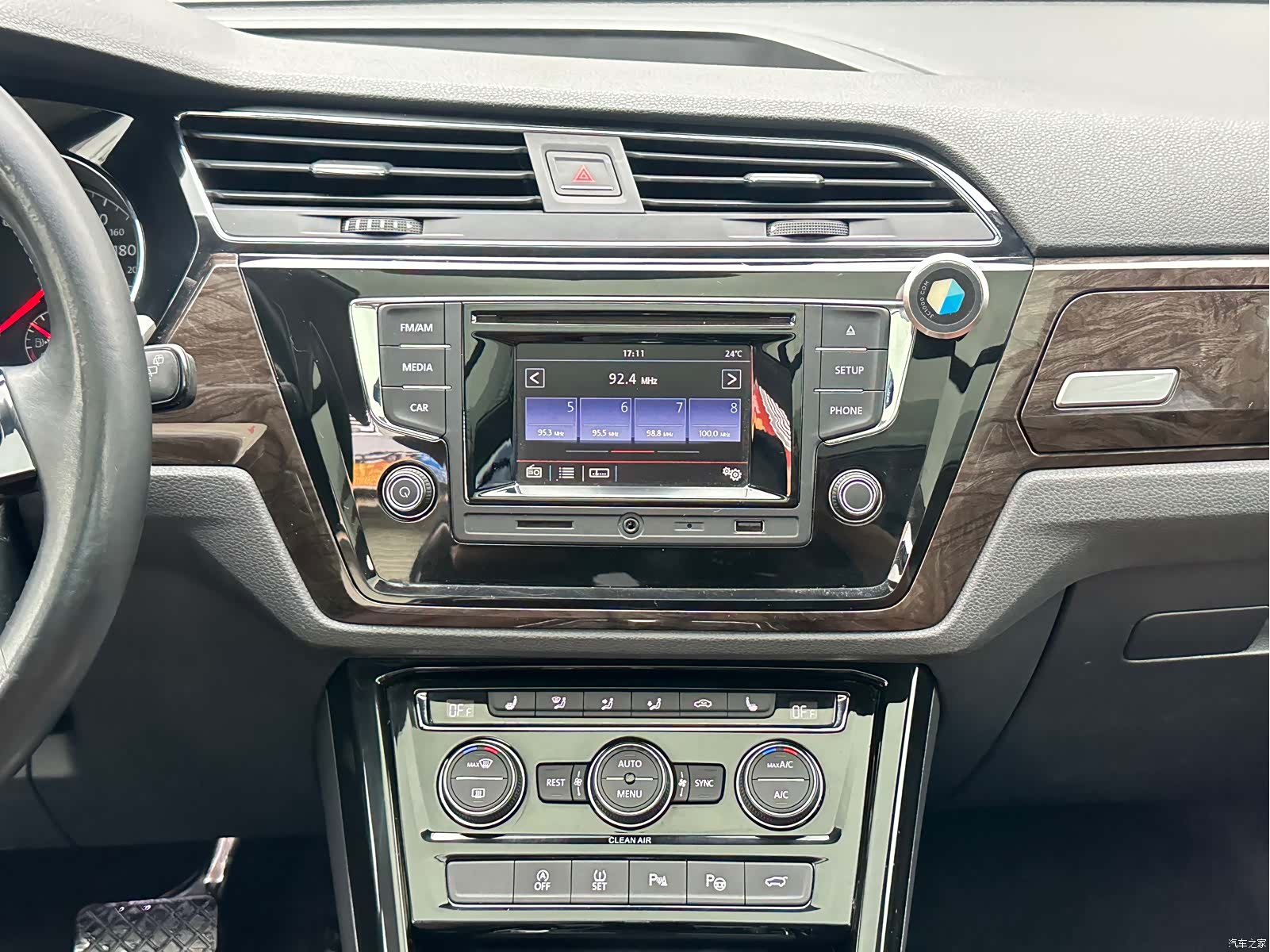 Volkswagen L, 2016 7