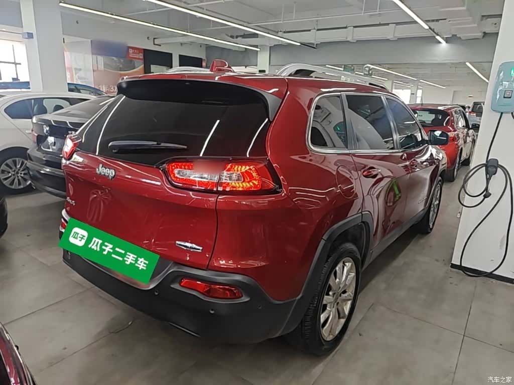 Jeep Cherokee, 2015 7