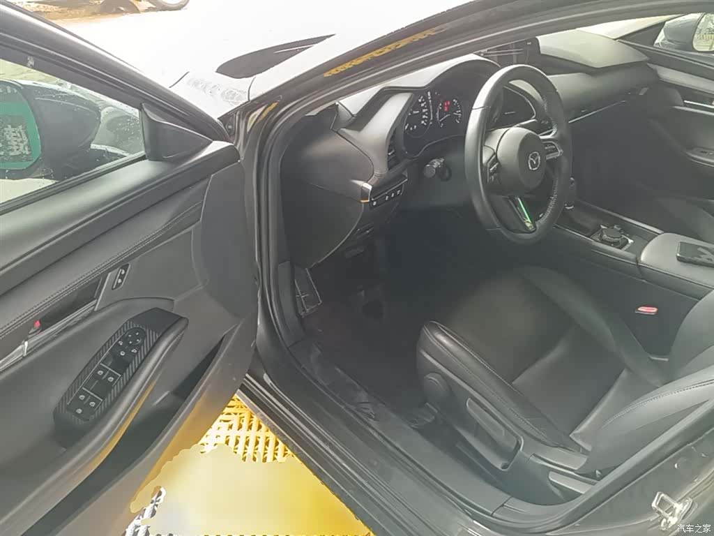 Mazda Mazda3, 2020 16