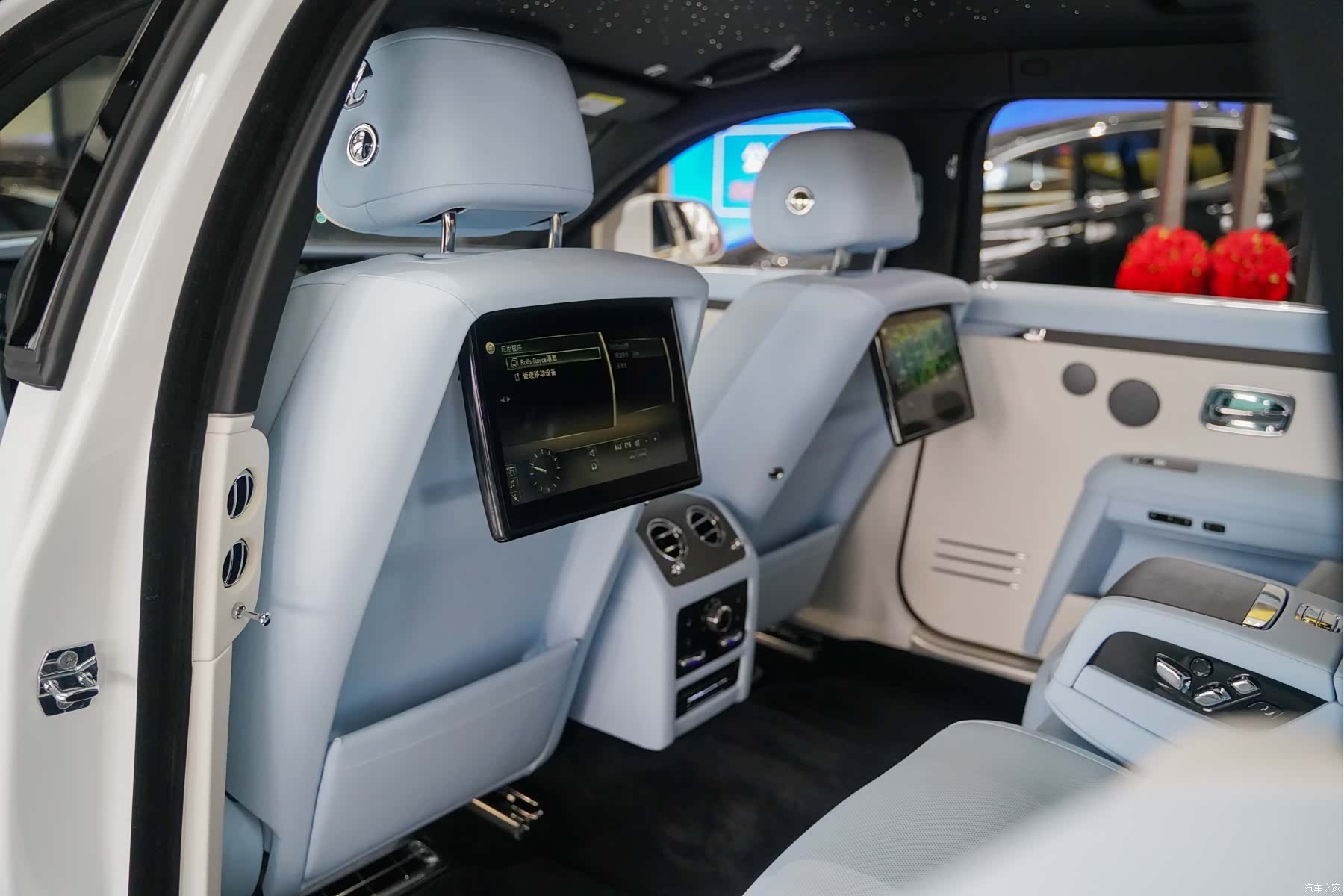 Rolls-Royce Ghost, 2025 14