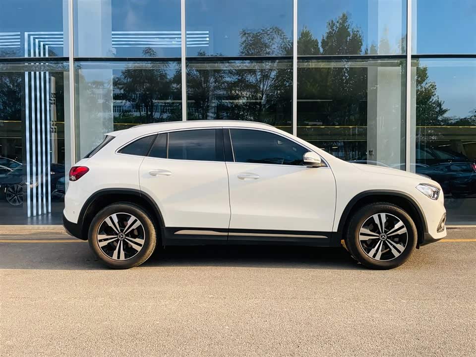 Mercedes-Benz GLA