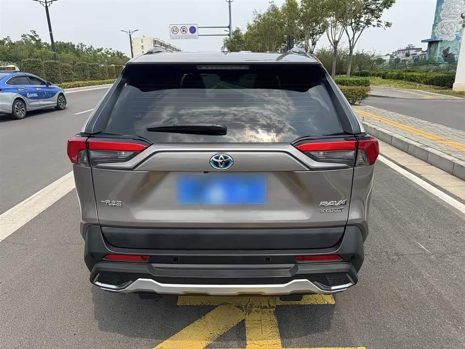 Toyota RAV4 Rongfang