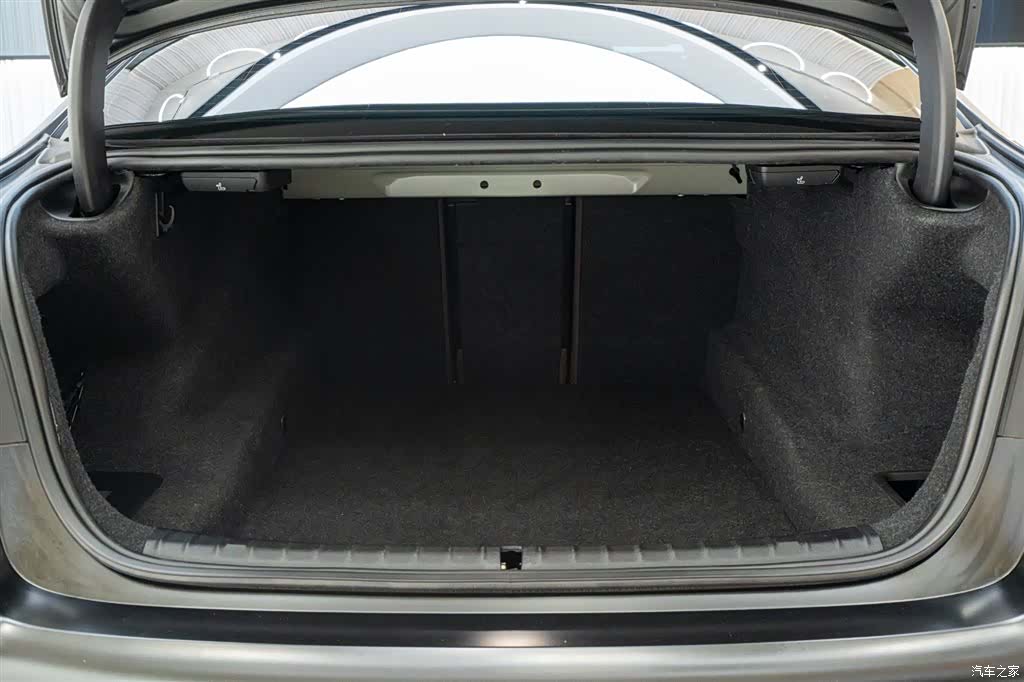 BMW 5 Series, 2022 11