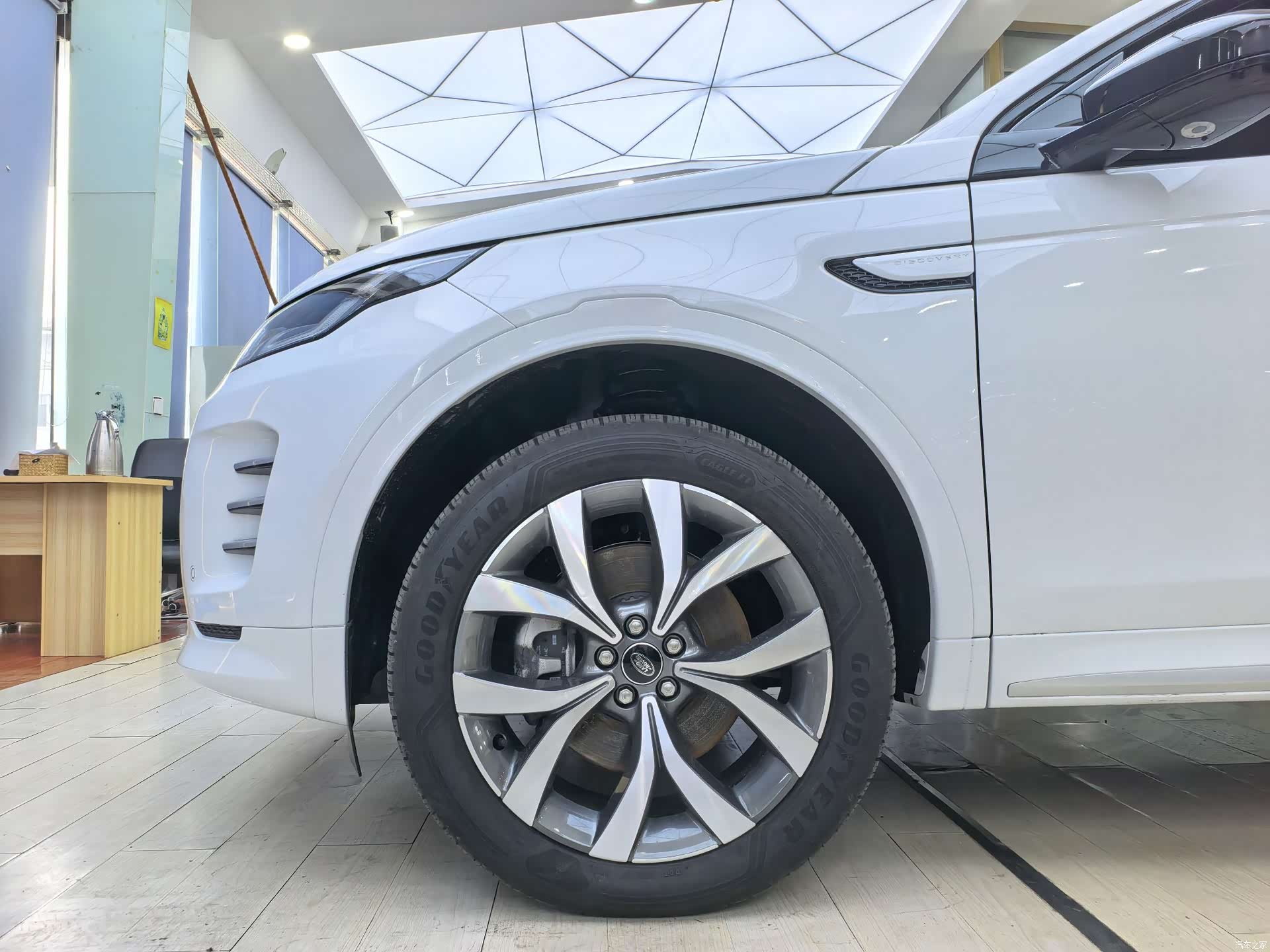 Land Rover Discovery, 2025 11