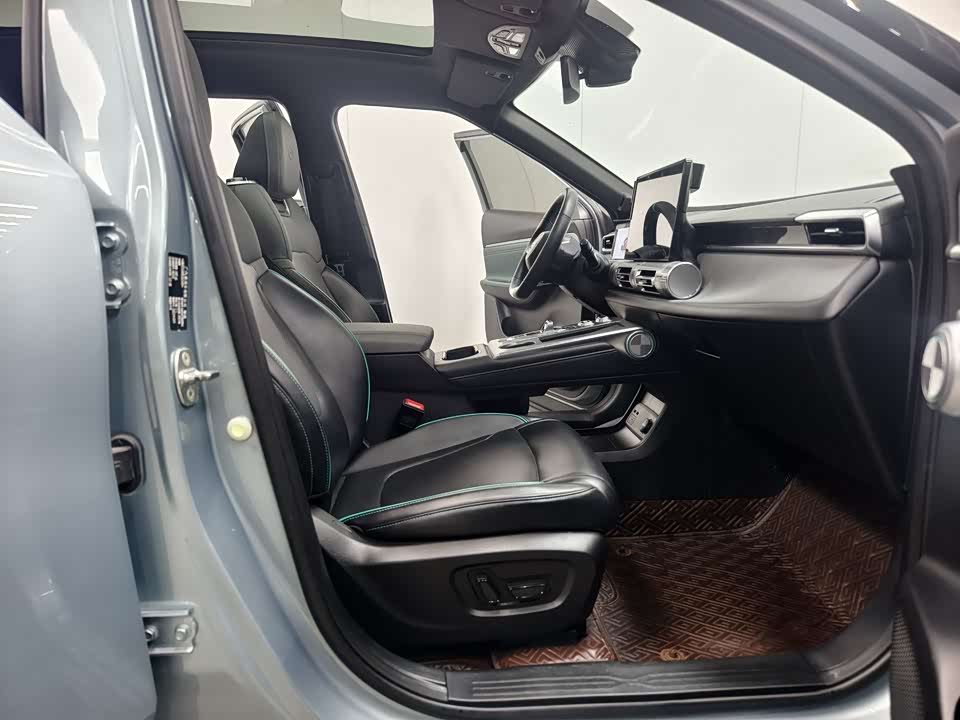 Trumpchi Shadow cool