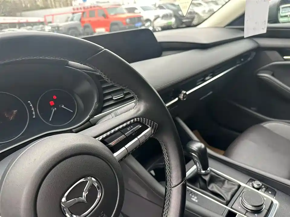 Mazda 3 Angkesaila