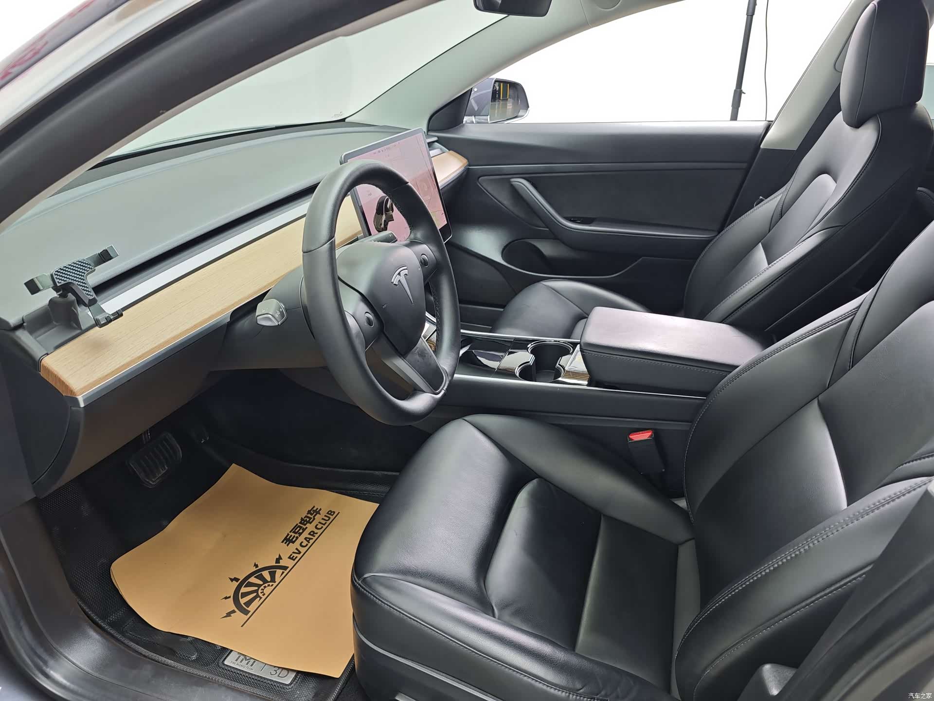 Tesla Model 3, 2020 11