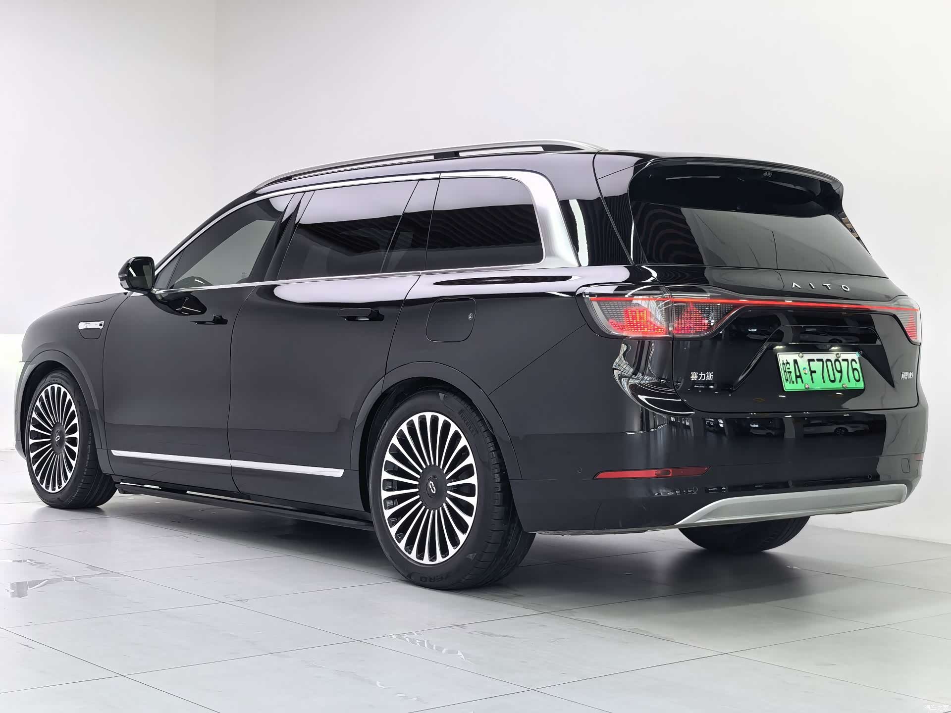 AITO M9, 2025 все фото
