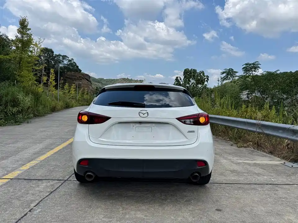 Mazda 3 Angkesaila