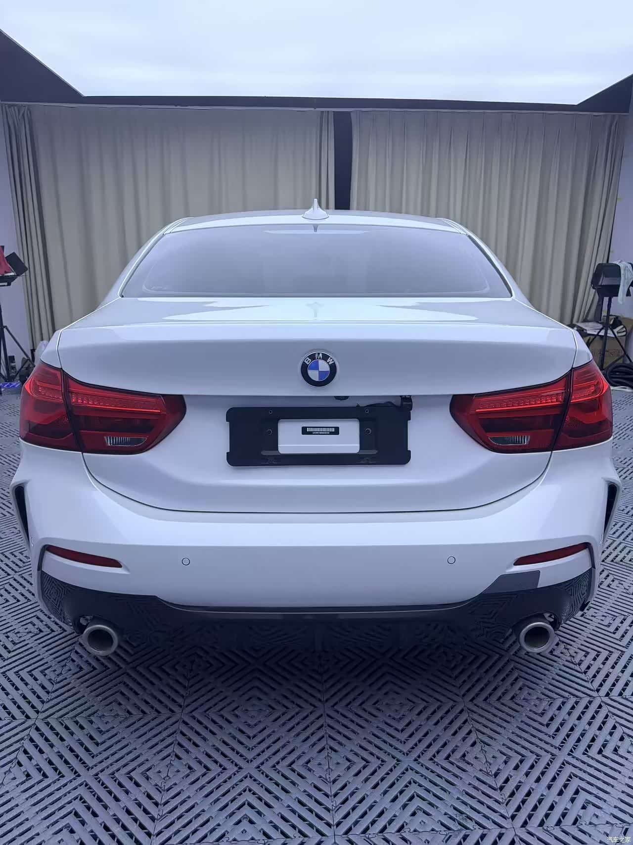 BMW 1 Series, 2022 все фото