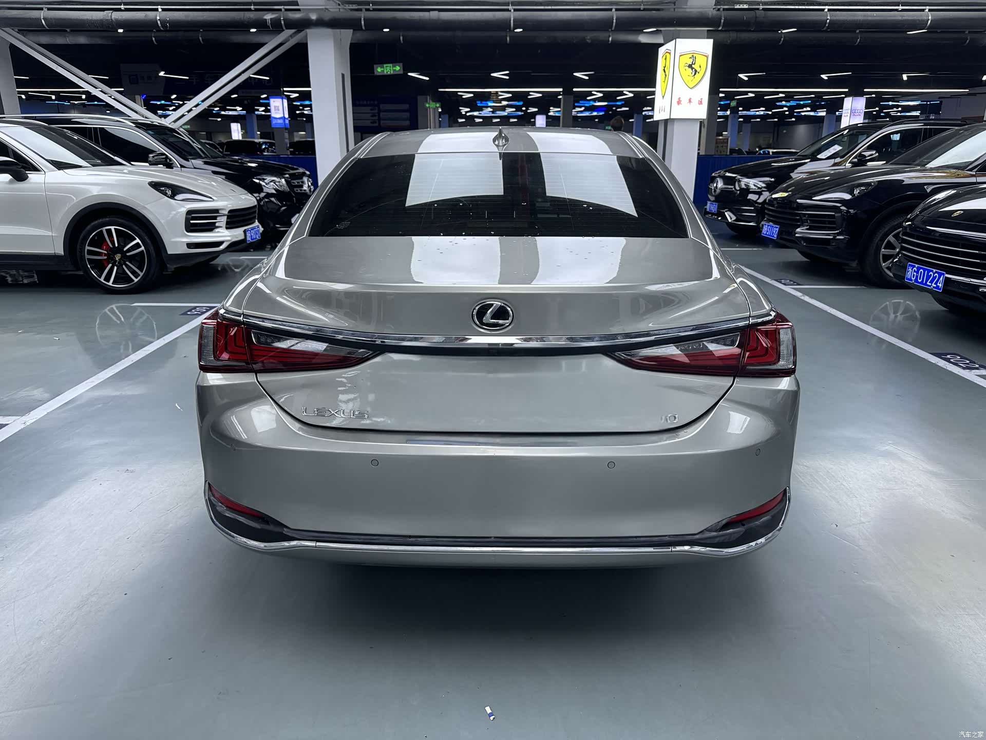 Lexus ES, 2024 10