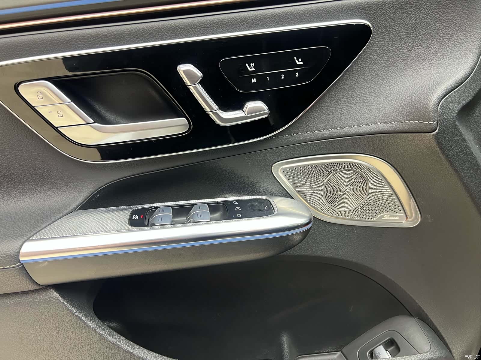 Mercedes-Benz EQE, 2024 11
