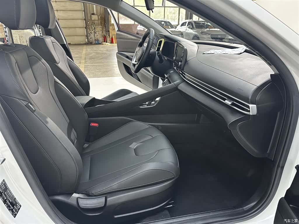Hyundai Elantra, 2022 14
