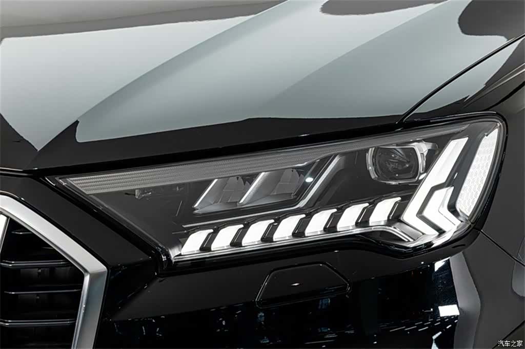 Audi Q7, 2024 4