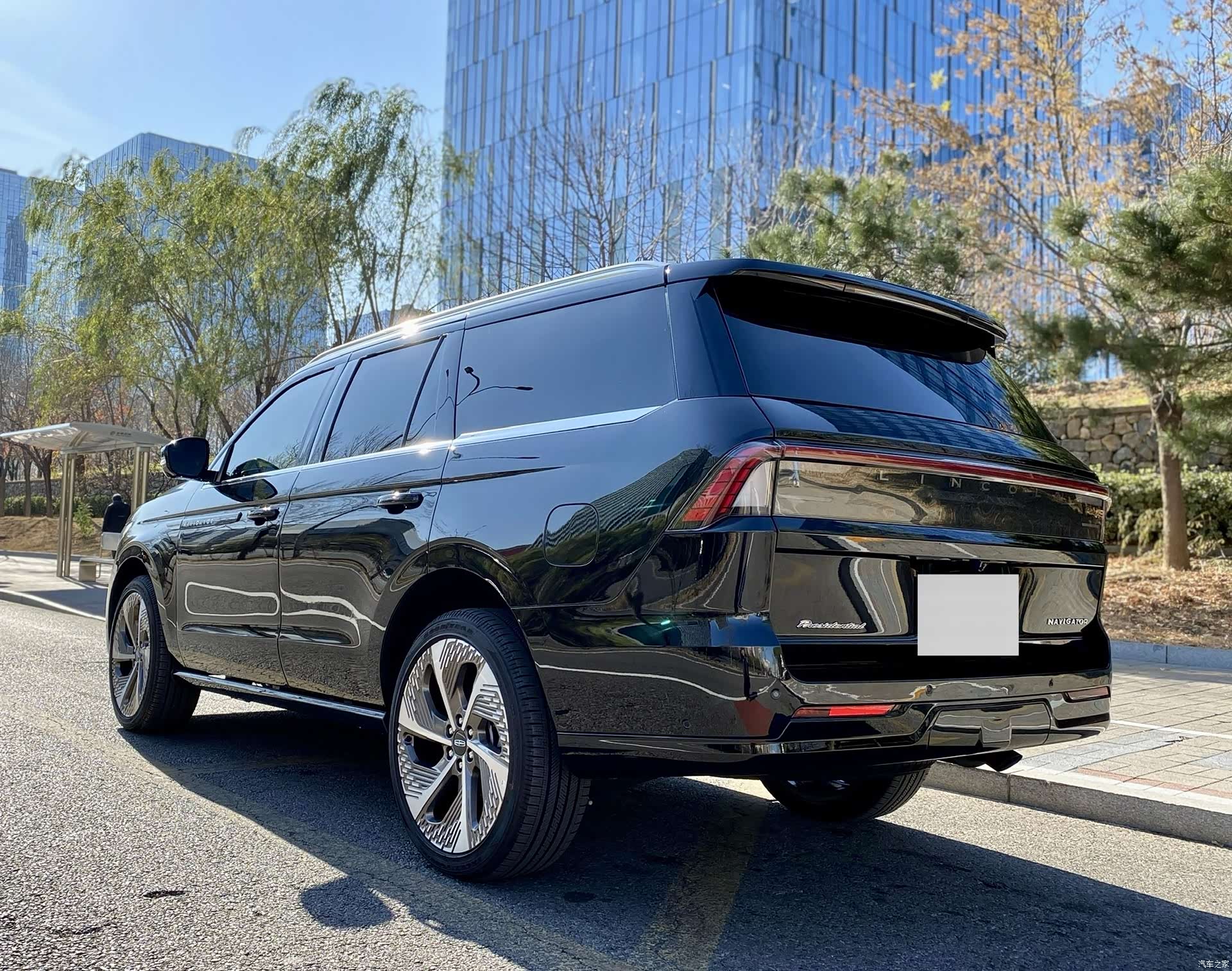 Lincoln Navigator, 2025 3