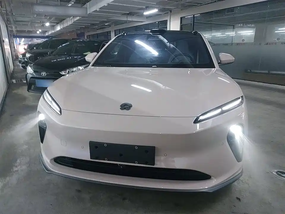 NIO ET5