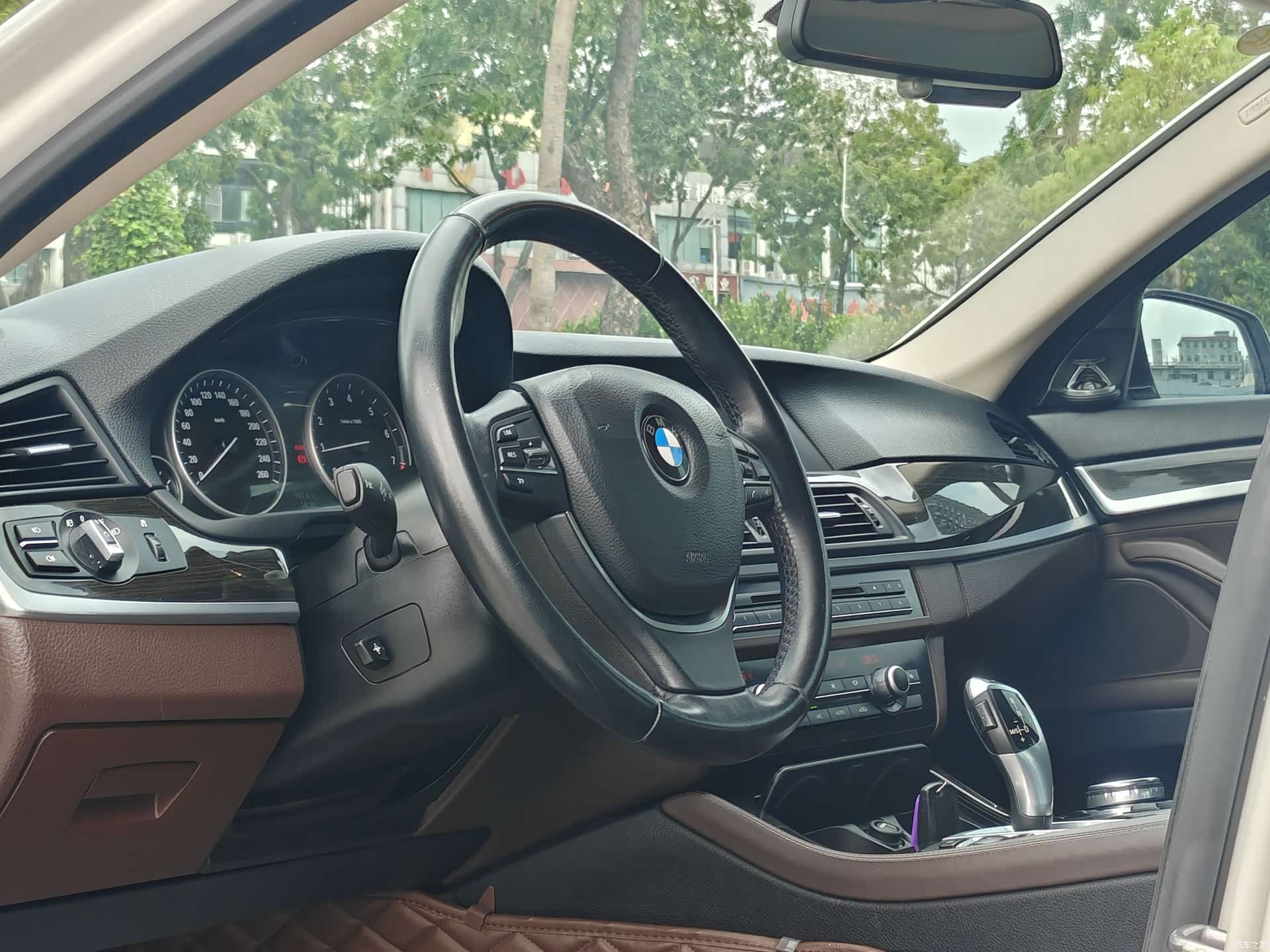 BMW 5 Series, 2014 24