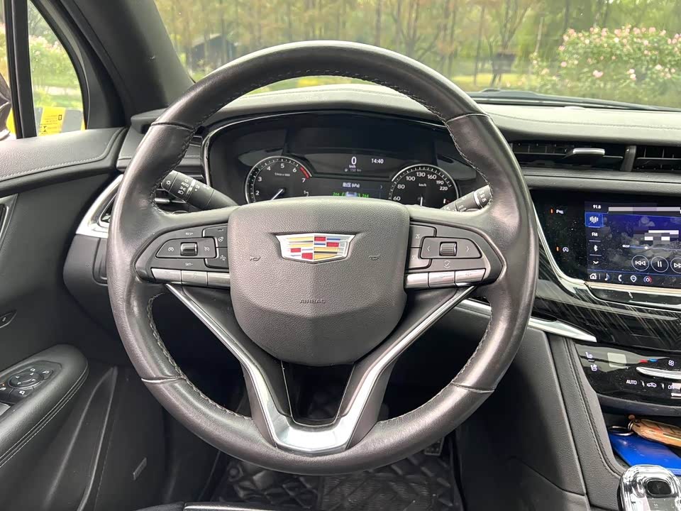 Cadillac XT6