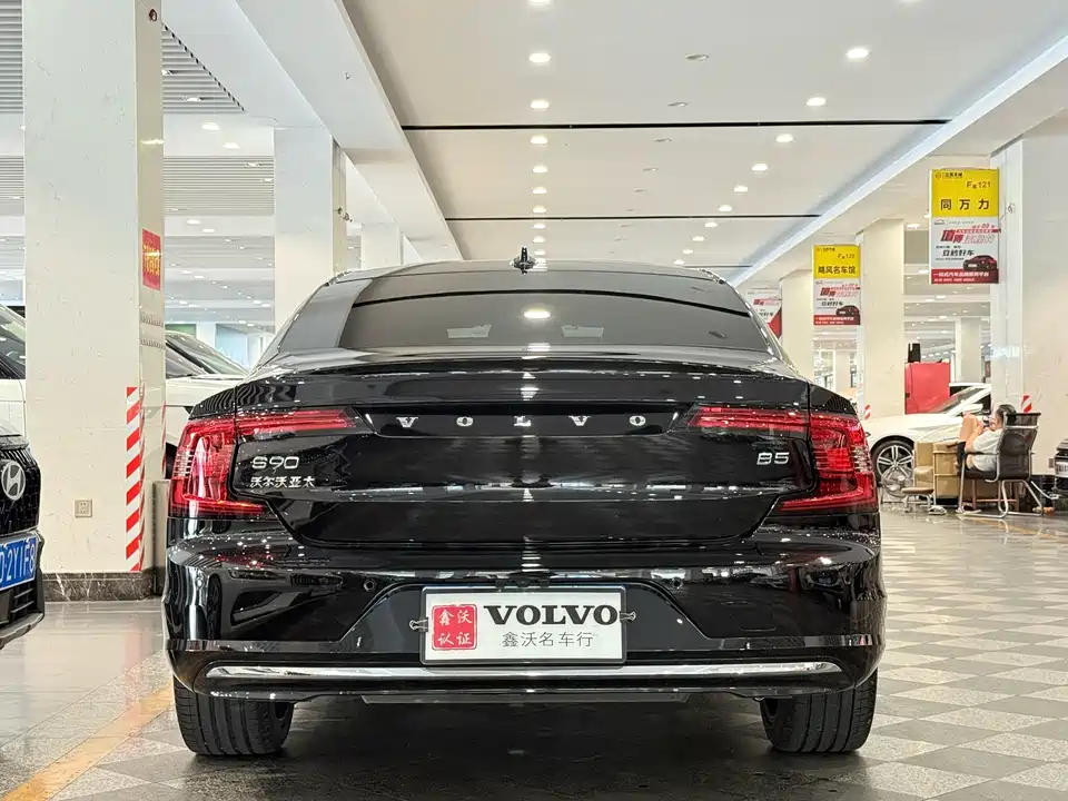 Volvo S90