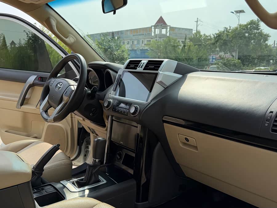 Toyota Prado 2016, фото 11