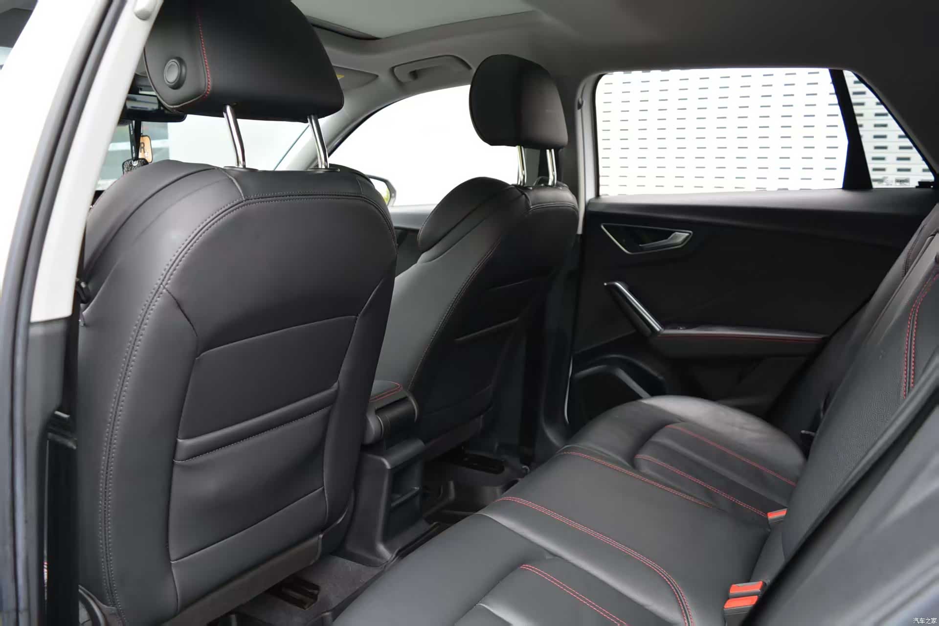 Audi Q2L, 2022 8