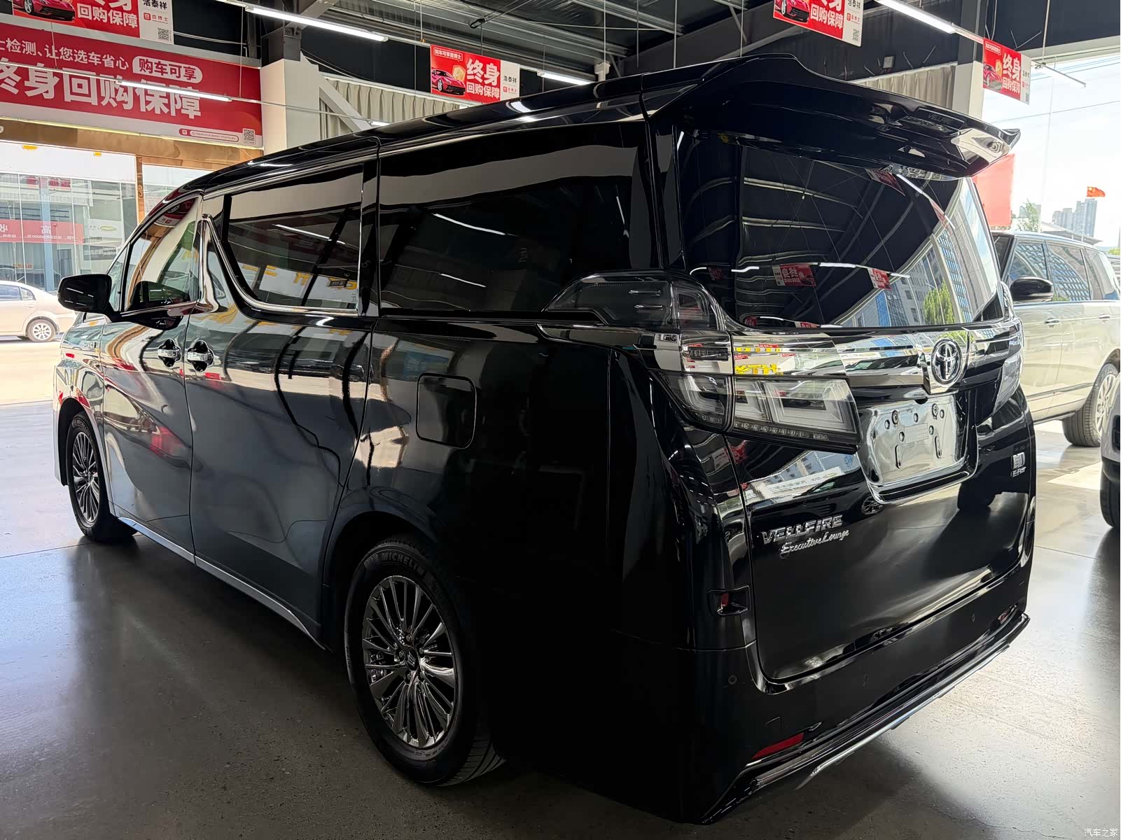 Toyota Vellfire, 2020 10