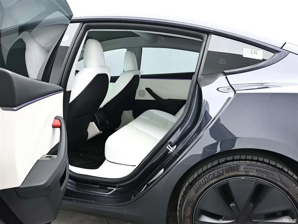 Tesla Model 3, 2025 14
