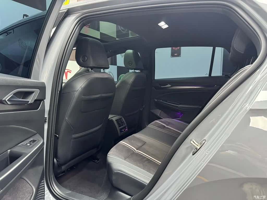 Volkswagen Golf, 2023 8