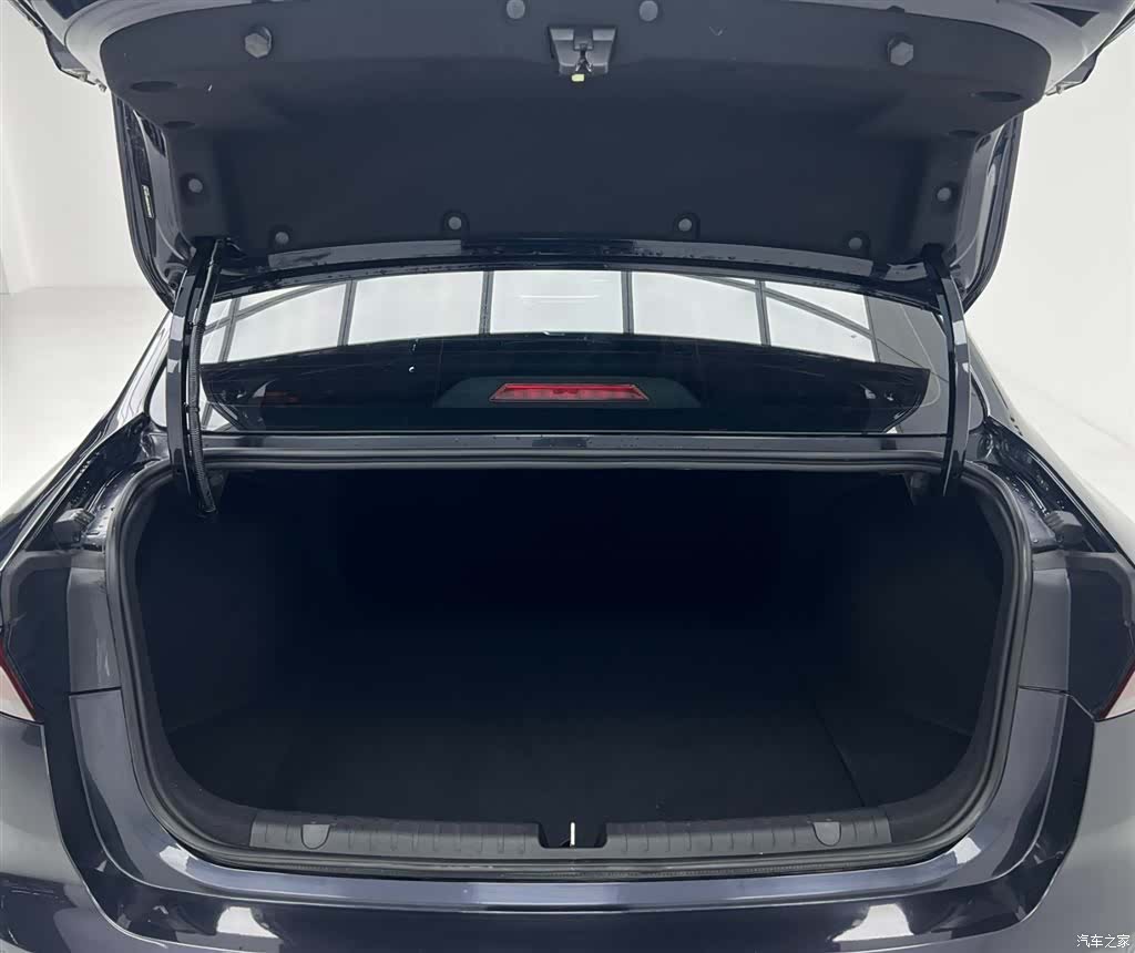Geely Emgrand, 2022 20