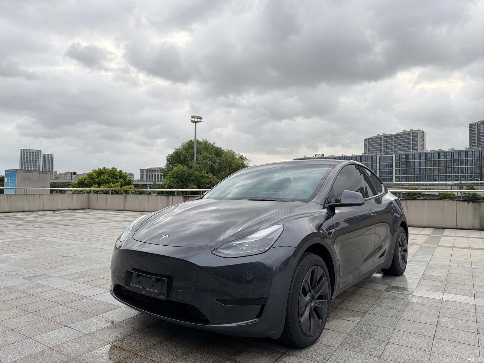 Tesla Model Y, 2024 1