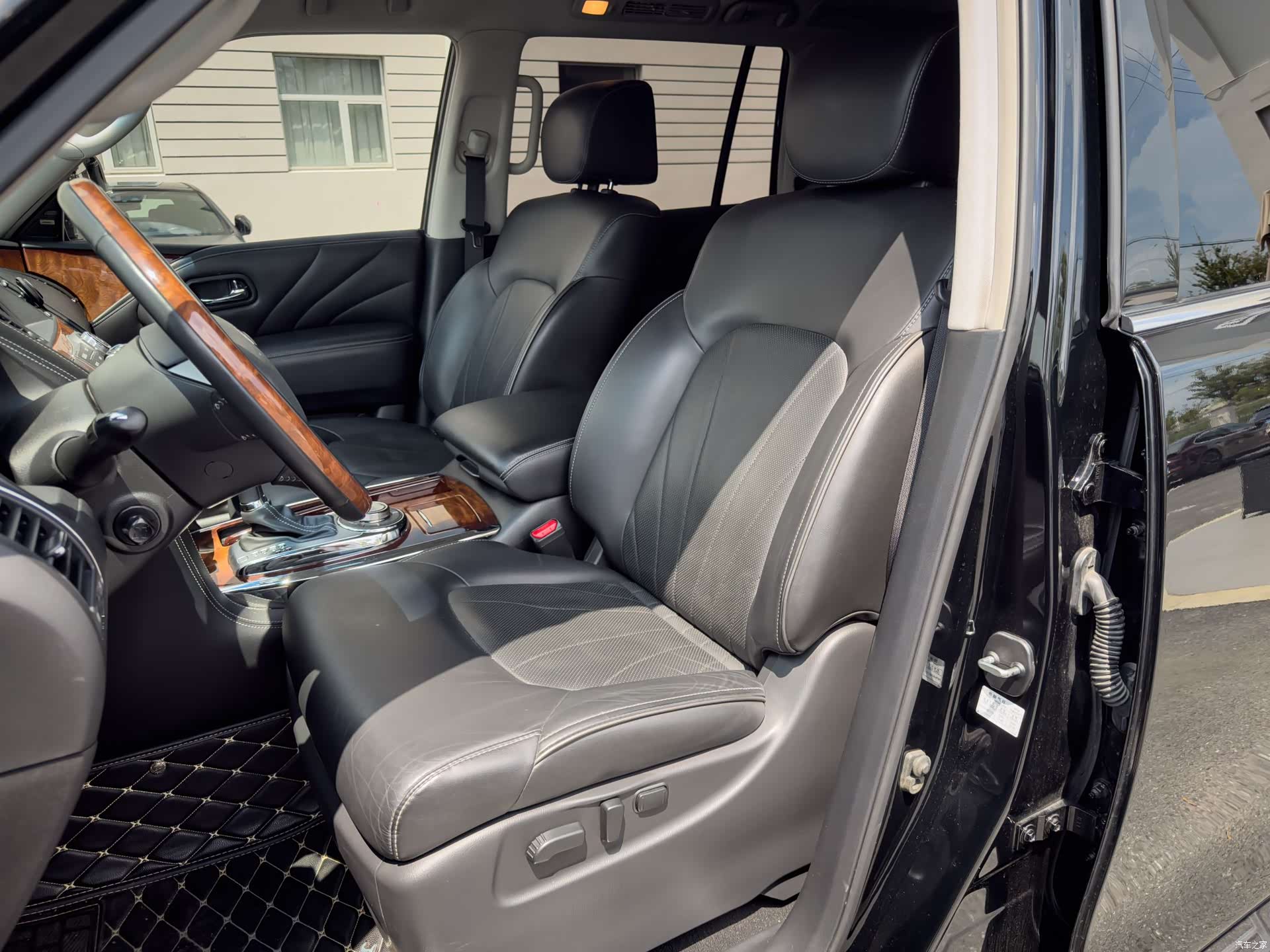 Infiniti QX80, 2017 12