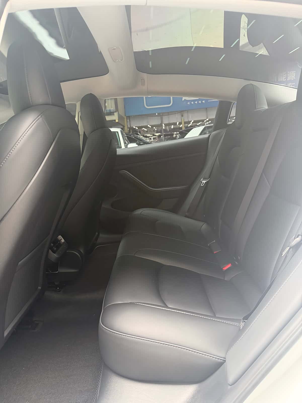 Tesla Model 3, 2022 9